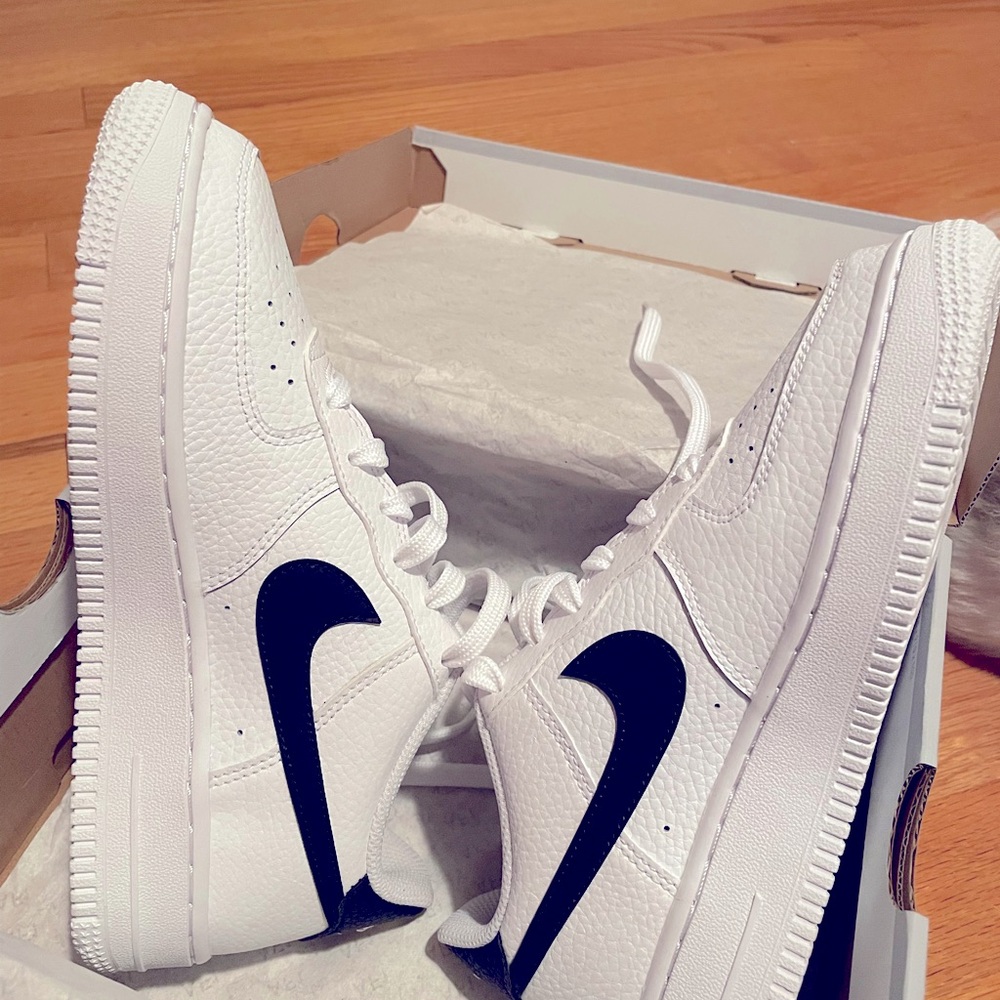 Size 5 youth - white/black Nike Air Force 1 sneakers - Picture 6 of 10